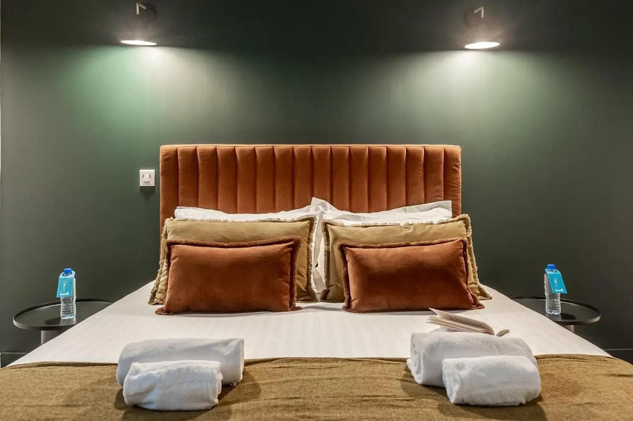 Apartment Sweet - Troyon